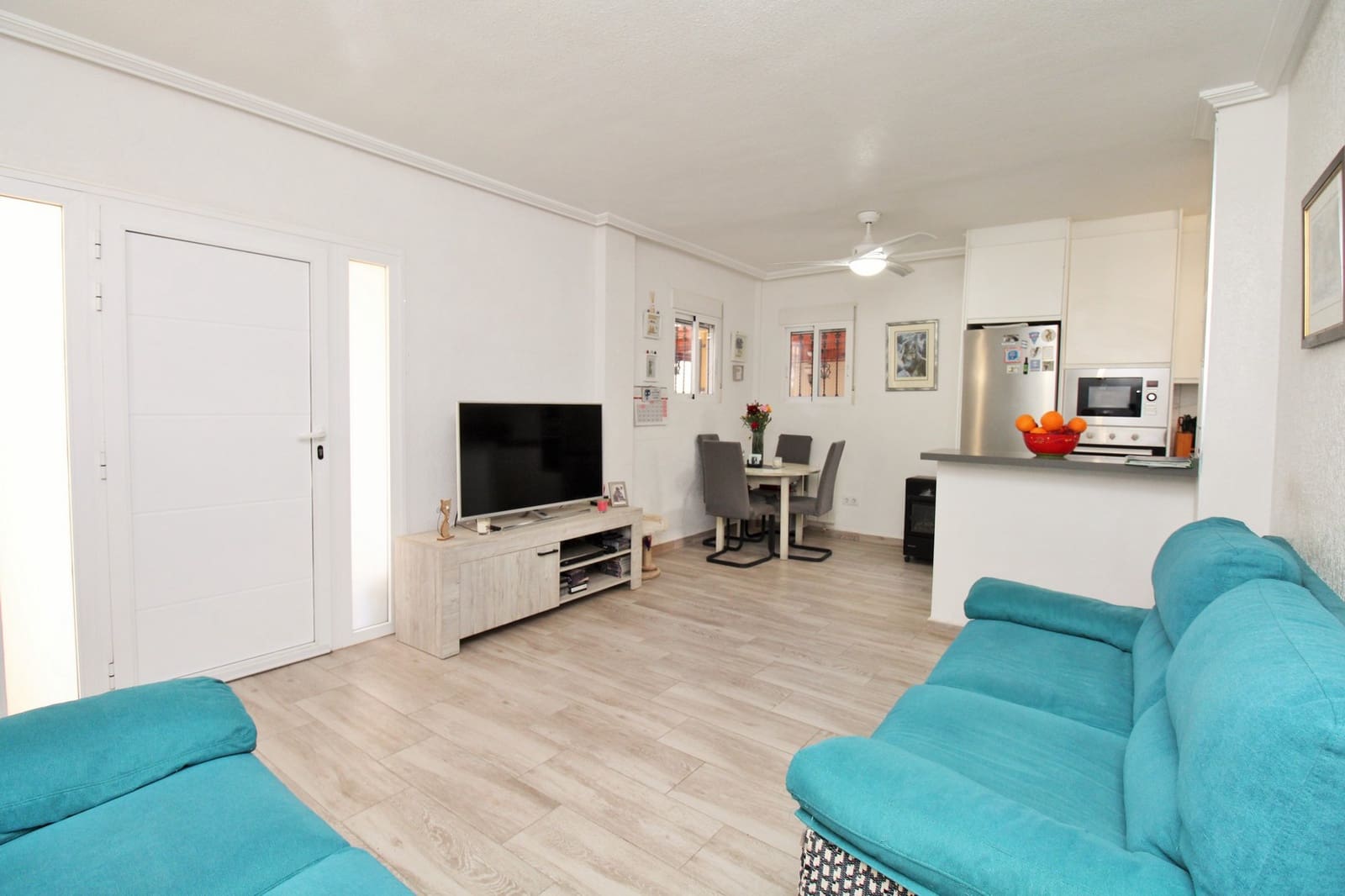 4 Zimmer Villa zu verkaufen in Playa Flamenca mit Pool - 399.950 € (Ref: 9543165)