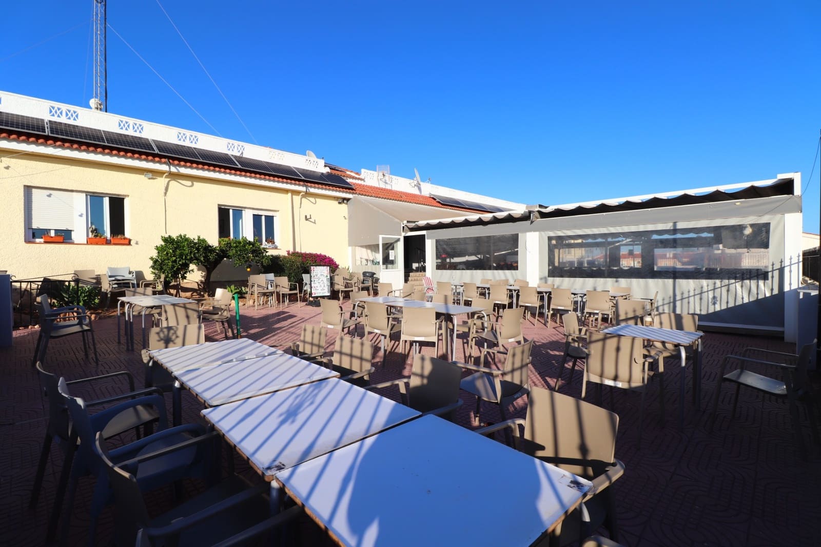 Erhverv til salg i Dona Pepa med garage - € 120.000 (Ref: 9543170)