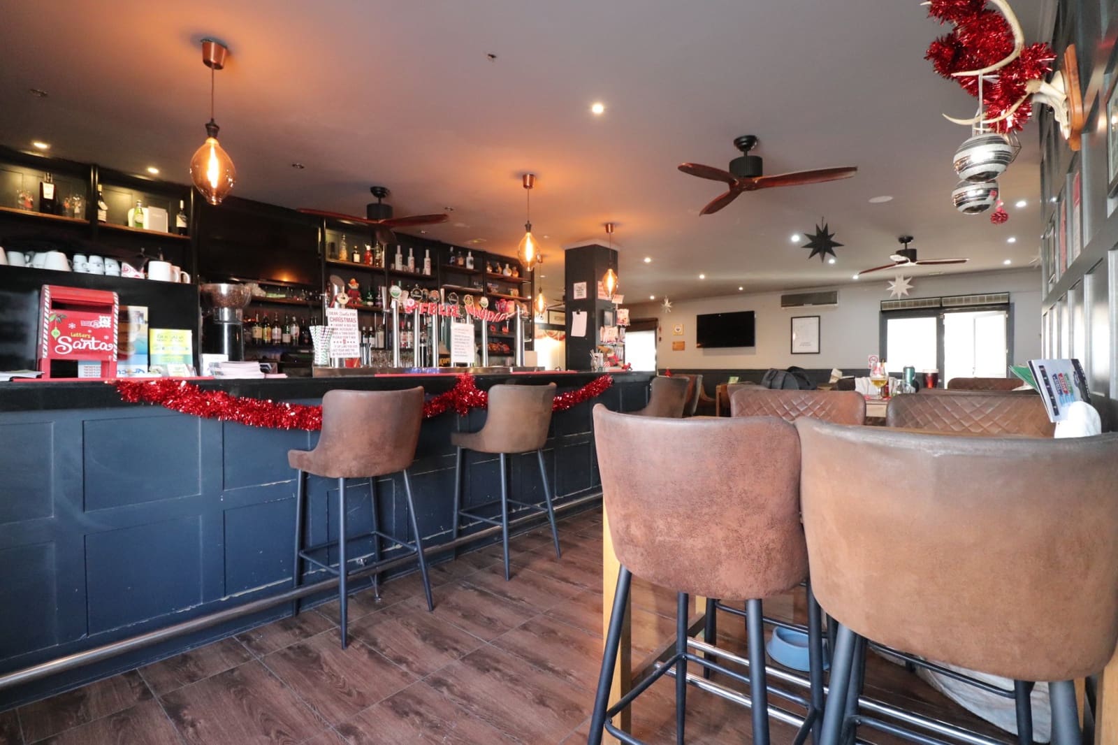 Erhverv til salg i Dona Pepa med garage - € 120.000 (Ref: 9543170)