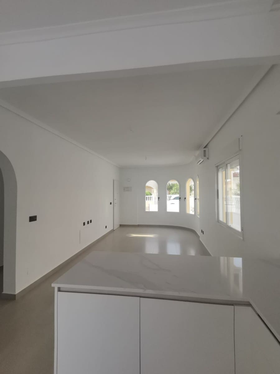 2 soverom Villa til salgs i Lo Crispin med svømmebasseng garasje - € 249 000 (Ref: 9543172)