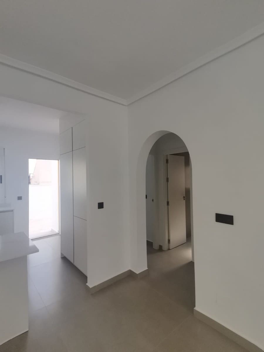 2 soverom Villa til salgs i Lo Crispin med svømmebasseng garasje - € 249 000 (Ref: 9543172)