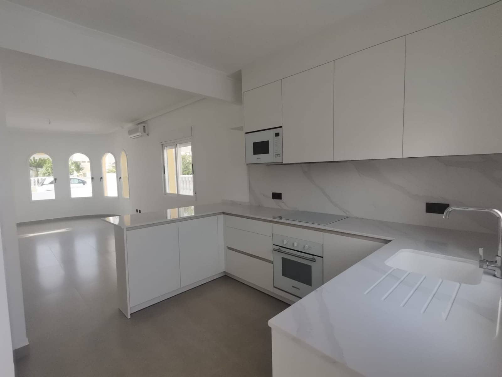 2 soverom Villa til salgs i Lo Crispin med svømmebasseng garasje - € 249 000 (Ref: 9543172)