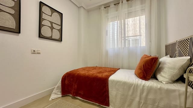 3 soveværelse Lejlighed til salg i Puerto Deportivo, Torrevieja - € 155.000 (Ref: 9543315)