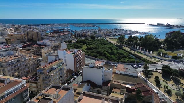 3 slaapkamer Appartement te koop in Puerto Deportivo, Torrevieja - € 155.000 (Ref: 9543315)