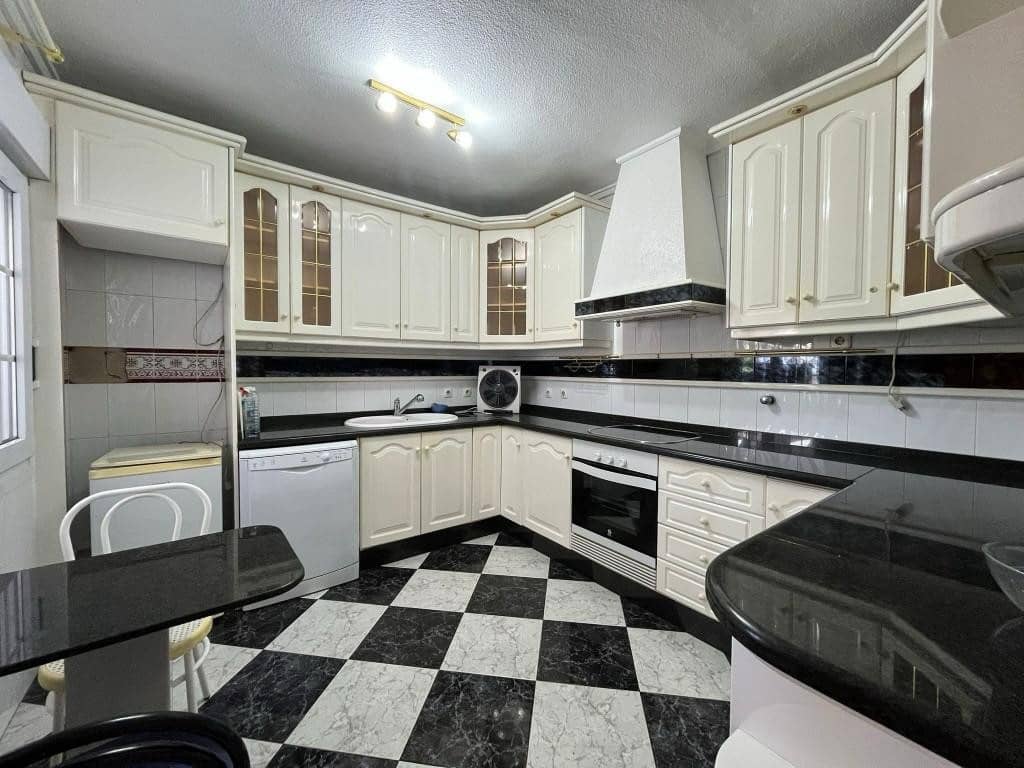 3 bedroom Villa for sale in Los Alcazares with pool garage - € 449,950 (Ref: 9555284)