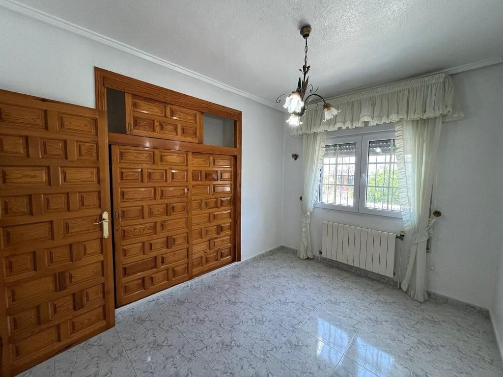 3 bedroom Villa for sale in Los Alcazares with pool garage - € 449,950 (Ref: 9555284)