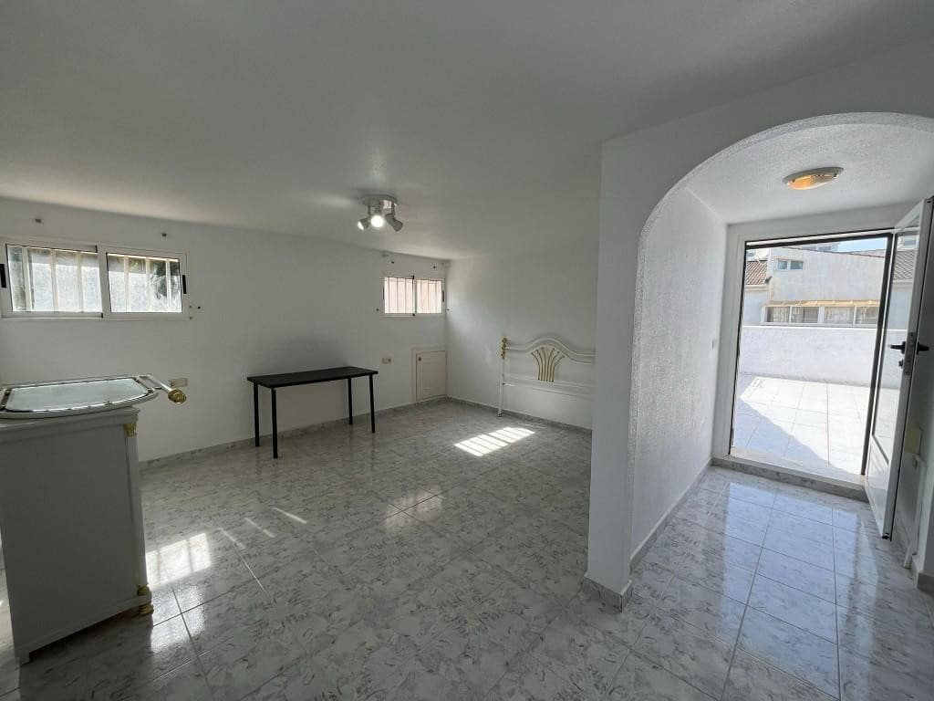 3 bedroom Villa for sale in Los Alcazares with pool garage - € 449,950 (Ref: 9555284)