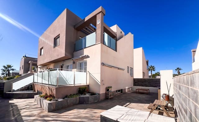 3 slaapkamer Villa te koop in Parque Acuático - Sector 25, Torrevieja met zwembad garage - € 399.900 (Ref: 9555286)