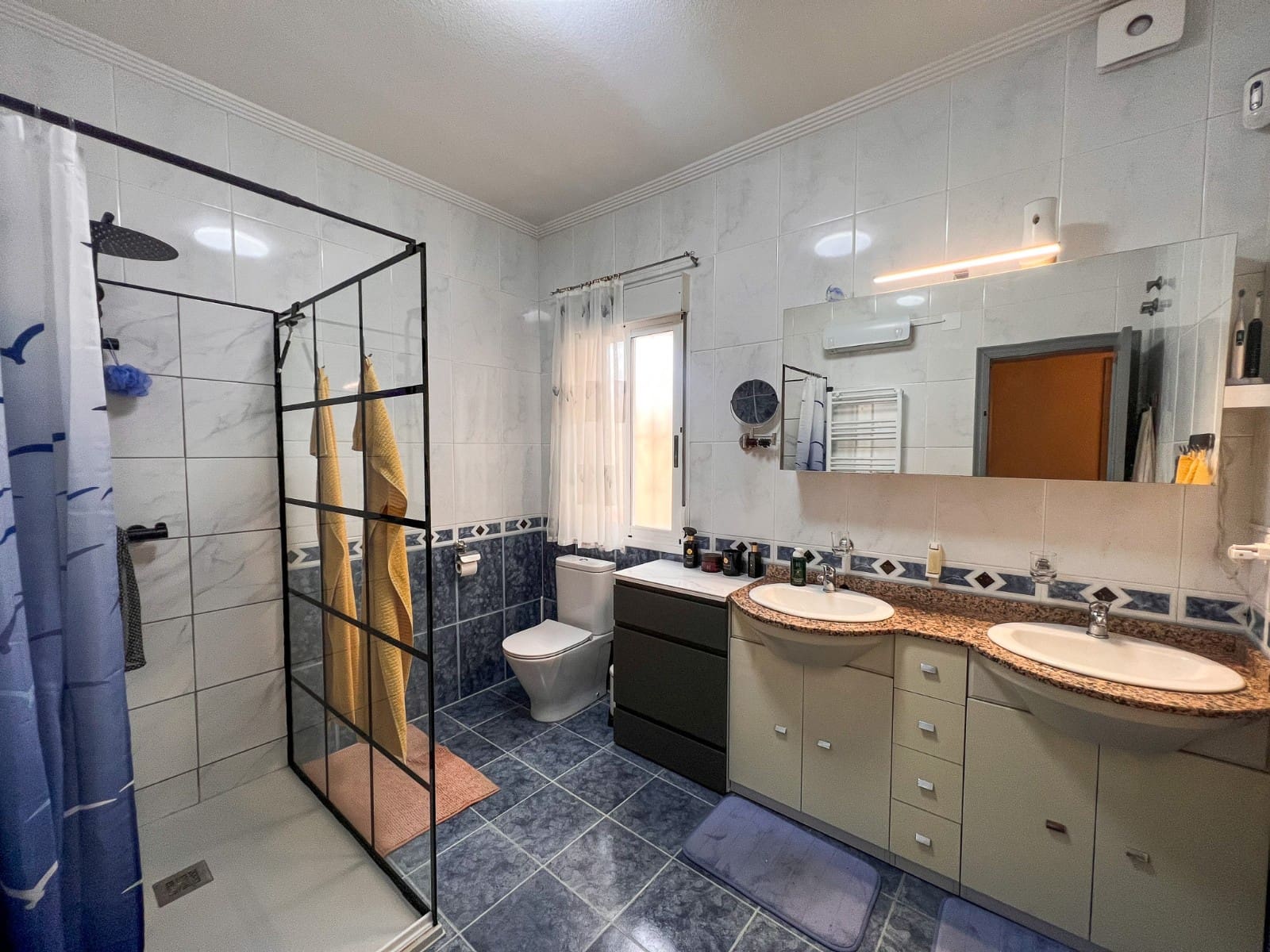 3 soverom Hus til salgs i Torrevieja med svømmebasseng - € 310 000 (Ref: 9555287)