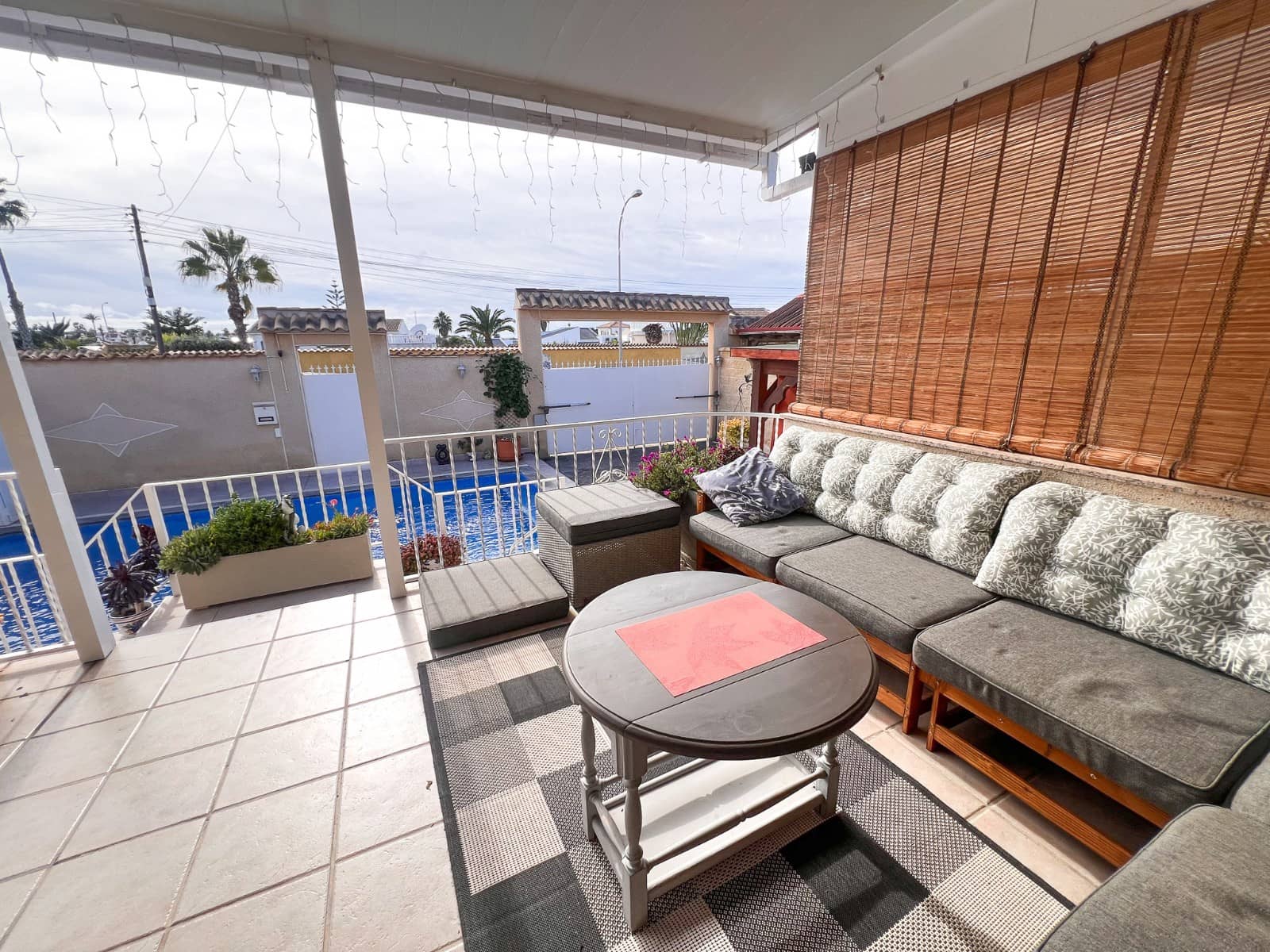 3 soverom Hus til salgs i Torrevieja med svømmebasseng - € 310 000 (Ref: 9555287)