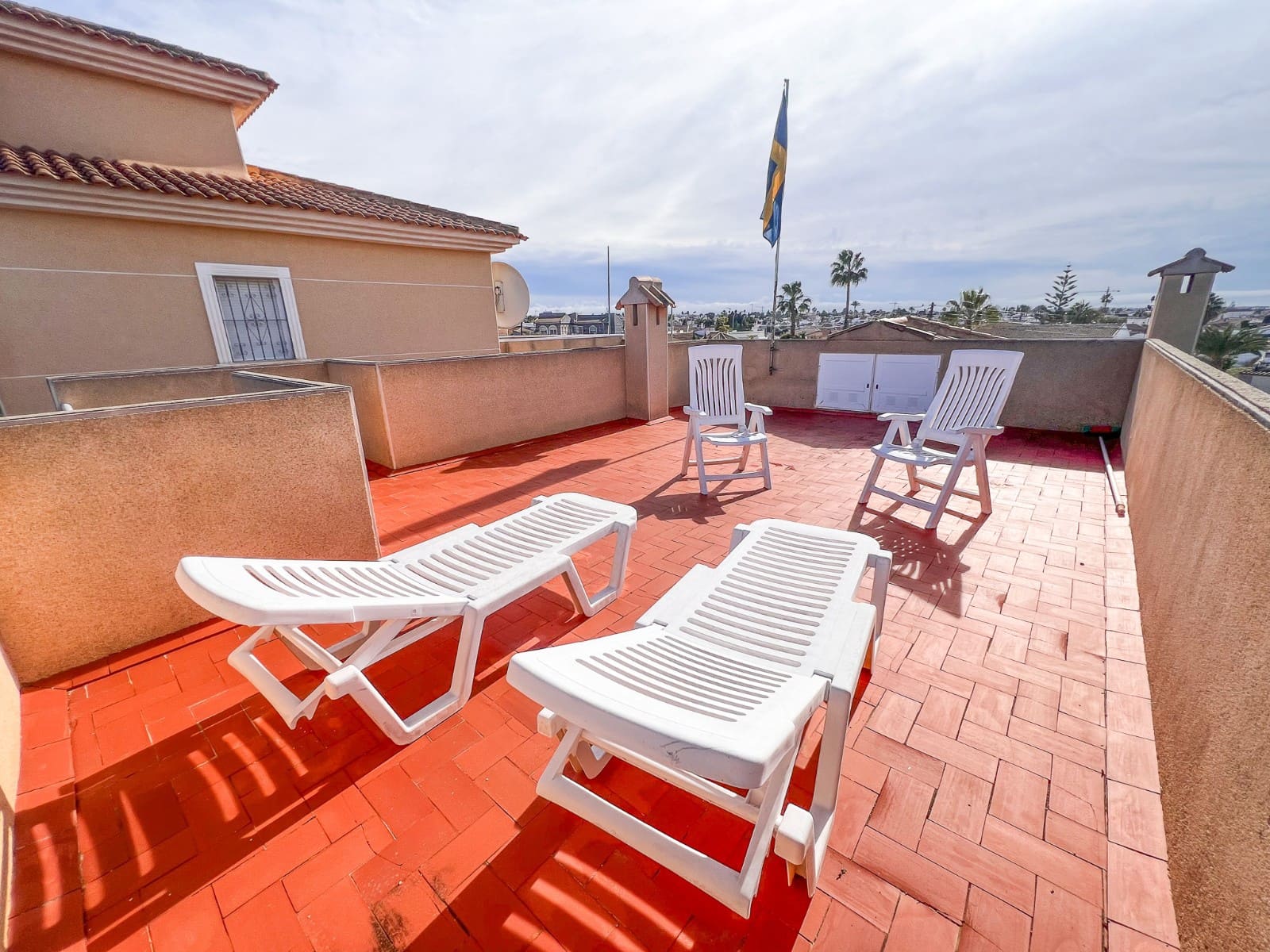 3 soverom Hus til salgs i Torrevieja med svømmebasseng - € 310 000 (Ref: 9555287)