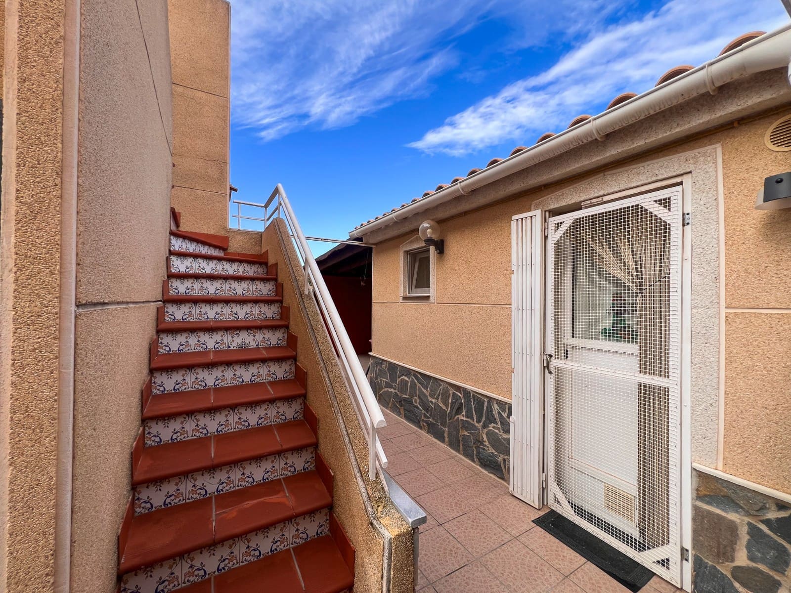 3 soverom Hus til salgs i Torrevieja med svømmebasseng - € 310 000 (Ref: 9555287)