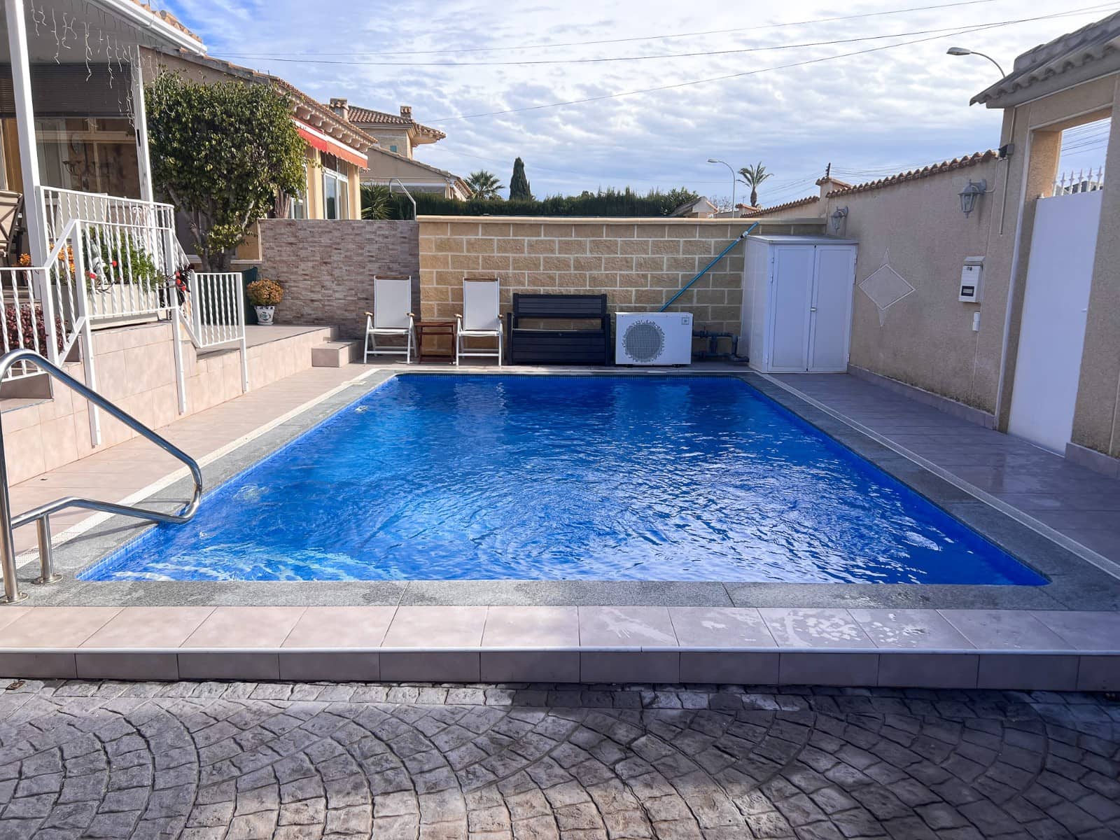 3 soverom Hus til salgs i Torrevieja med svømmebasseng - € 310 000 (Ref: 9555287)