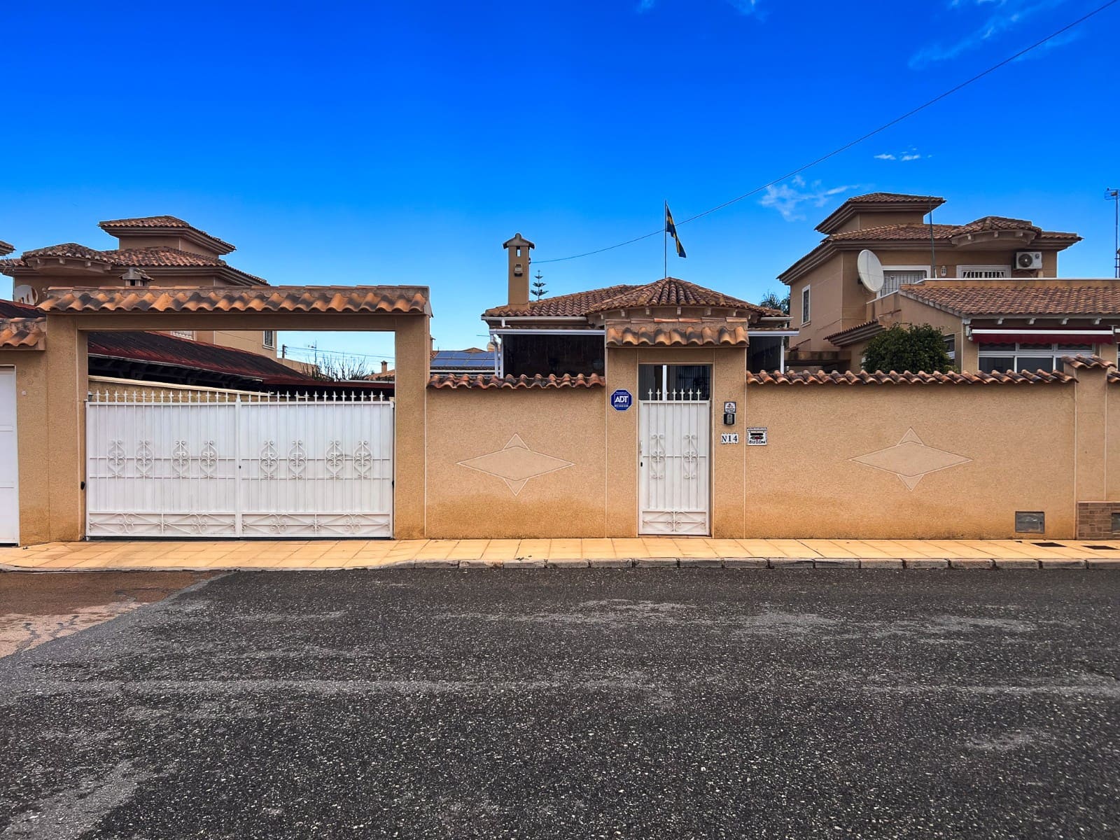 3 soverom Hus til salgs i Torrevieja med svømmebasseng - € 310 000 (Ref: 9555287)