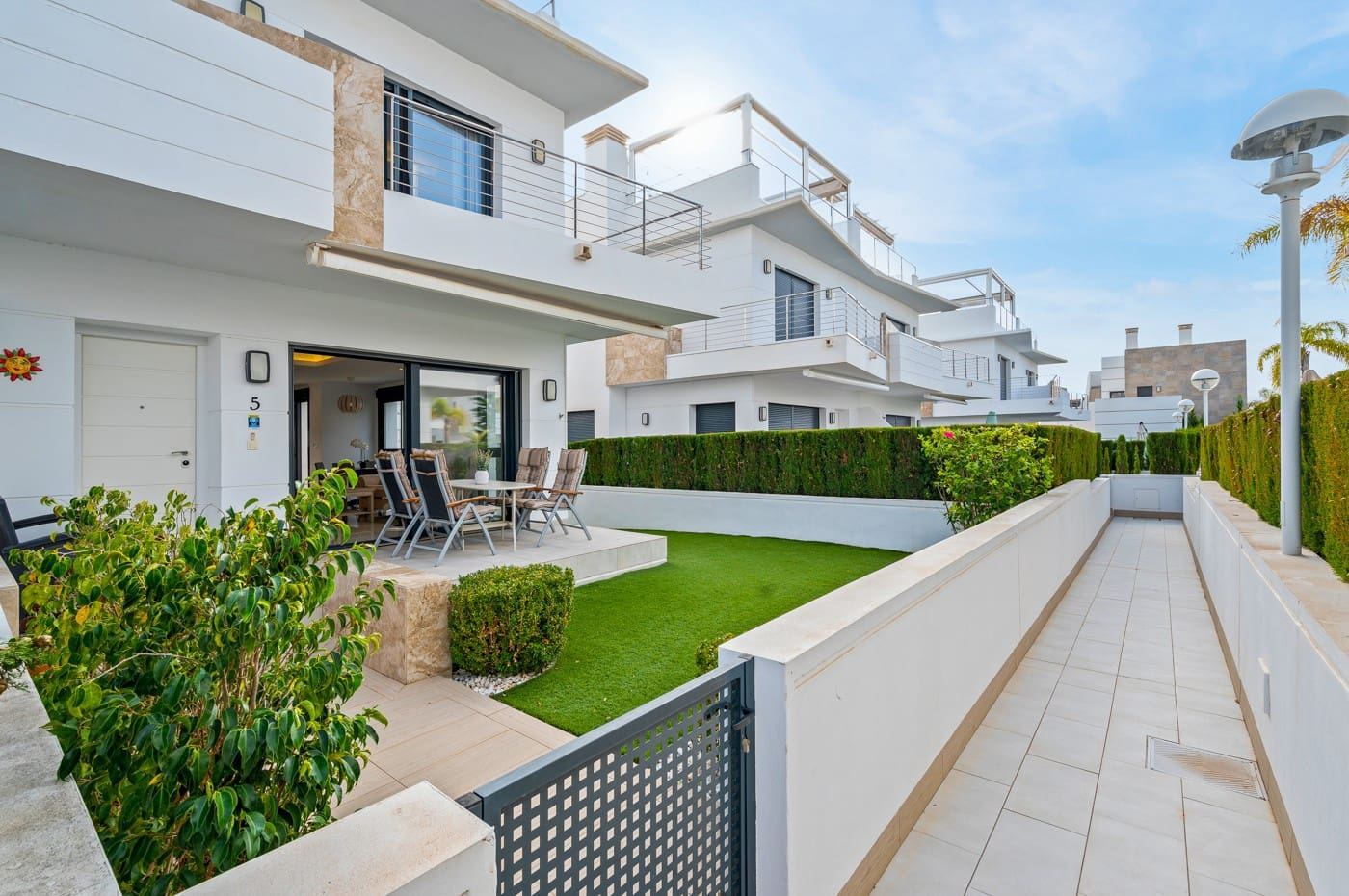 3 bedroom Villa for sale in Ciudad Quesada with pool - € 399,000 (Ref: 9555290)