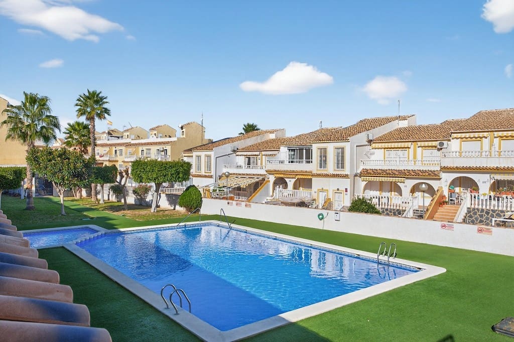 3 soveværelse Lejlighed til salg i Gran Alacant med swimmingpool garage - € 199.000 (Ref: 9555295)