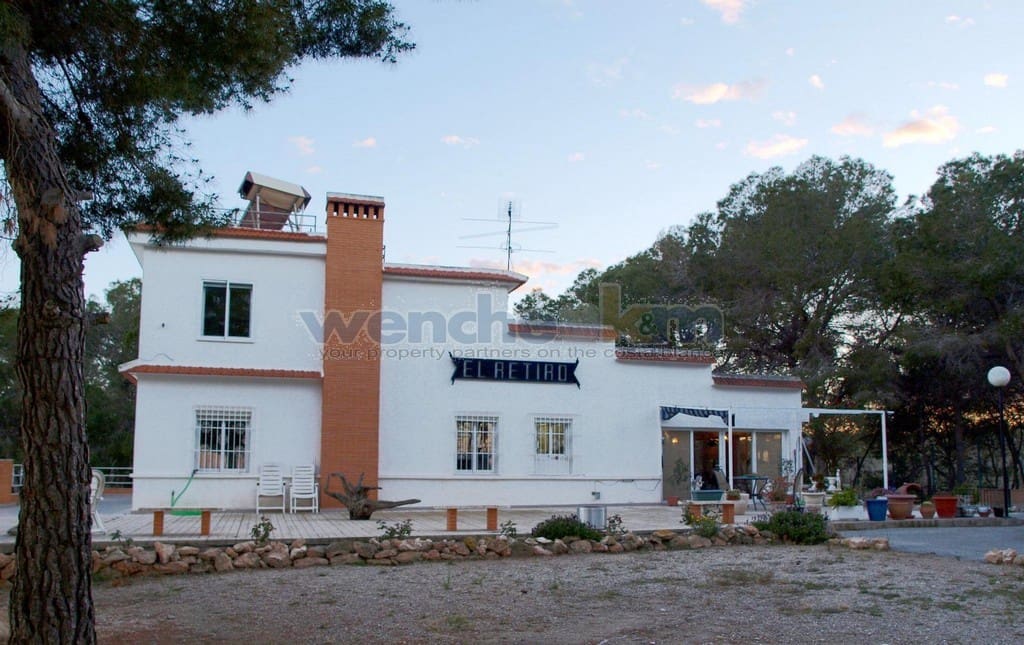 8 Zimmer Villa zu verkaufen in Los Balcones mit Pool Garage - 729.950 € (Ref: 9570867)