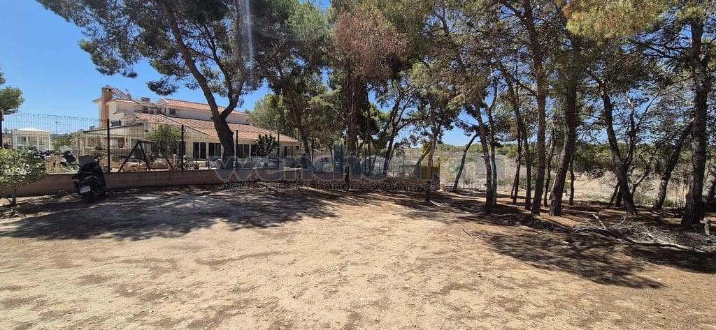 8 Zimmer Villa zu verkaufen in Los Balcones mit Pool Garage - 729.950 € (Ref: 9570867)