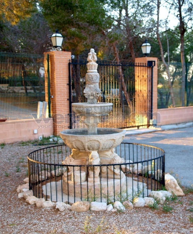 8 Zimmer Villa zu verkaufen in Los Balcones mit Pool Garage - 729.950 € (Ref: 9570867)