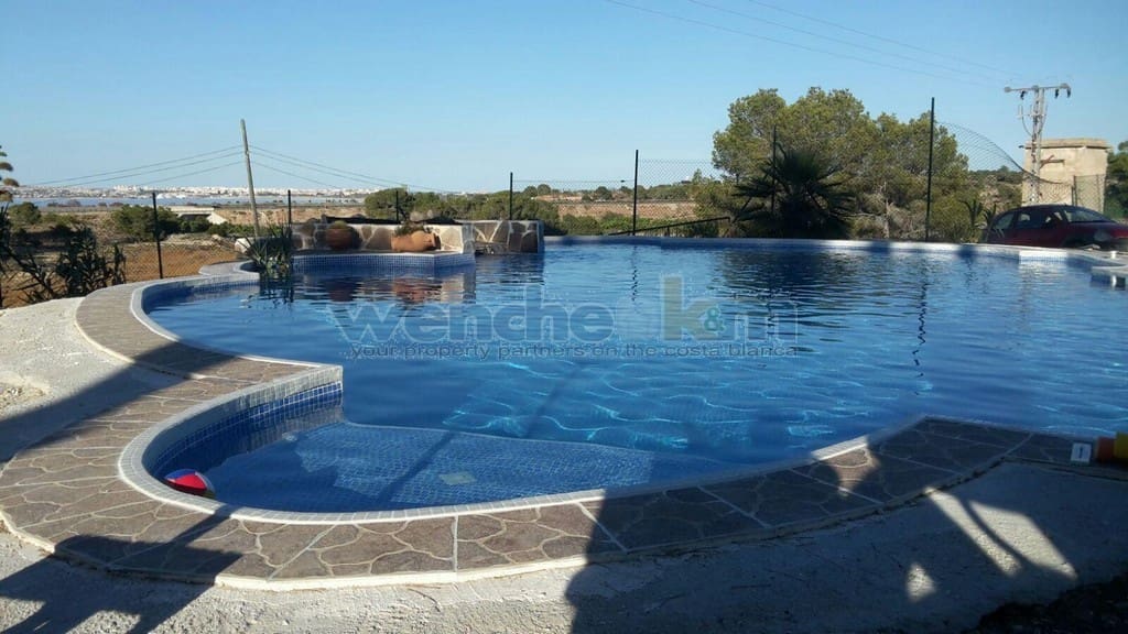 8 Zimmer Villa zu verkaufen in Los Balcones mit Pool Garage - 729.950 € (Ref: 9570867)