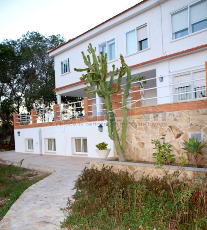 8 Zimmer Villa zu verkaufen in Los Balcones mit Pool Garage - 729.950 € (Ref: 9570867)