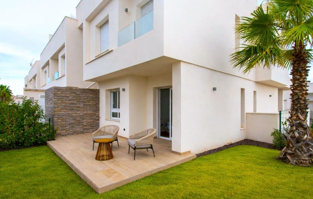 2 soveværelse Lejlighed til salg i Algorfa med swimmingpool - € 295.000 (Ref: 9570893)