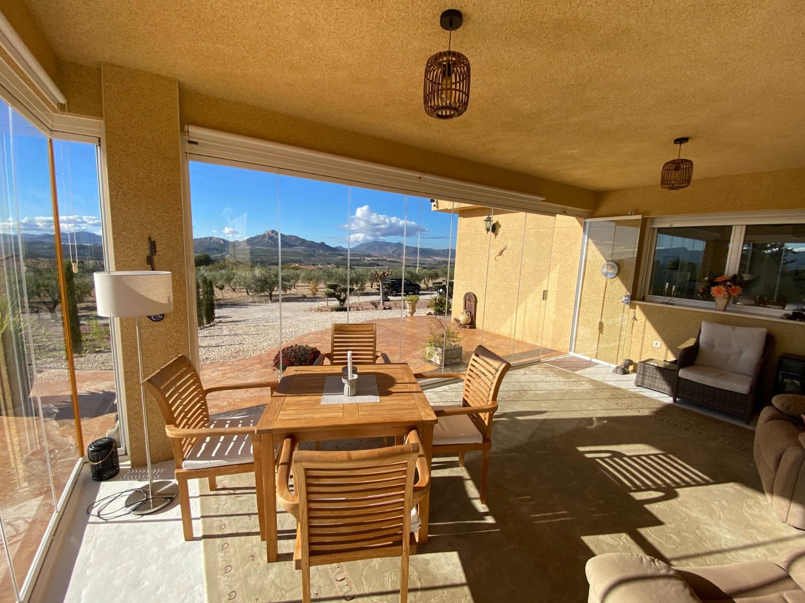 3 camera da letto Villa in vendita in Sax con piscina garage - 399.995 € (Rif: 9574095)