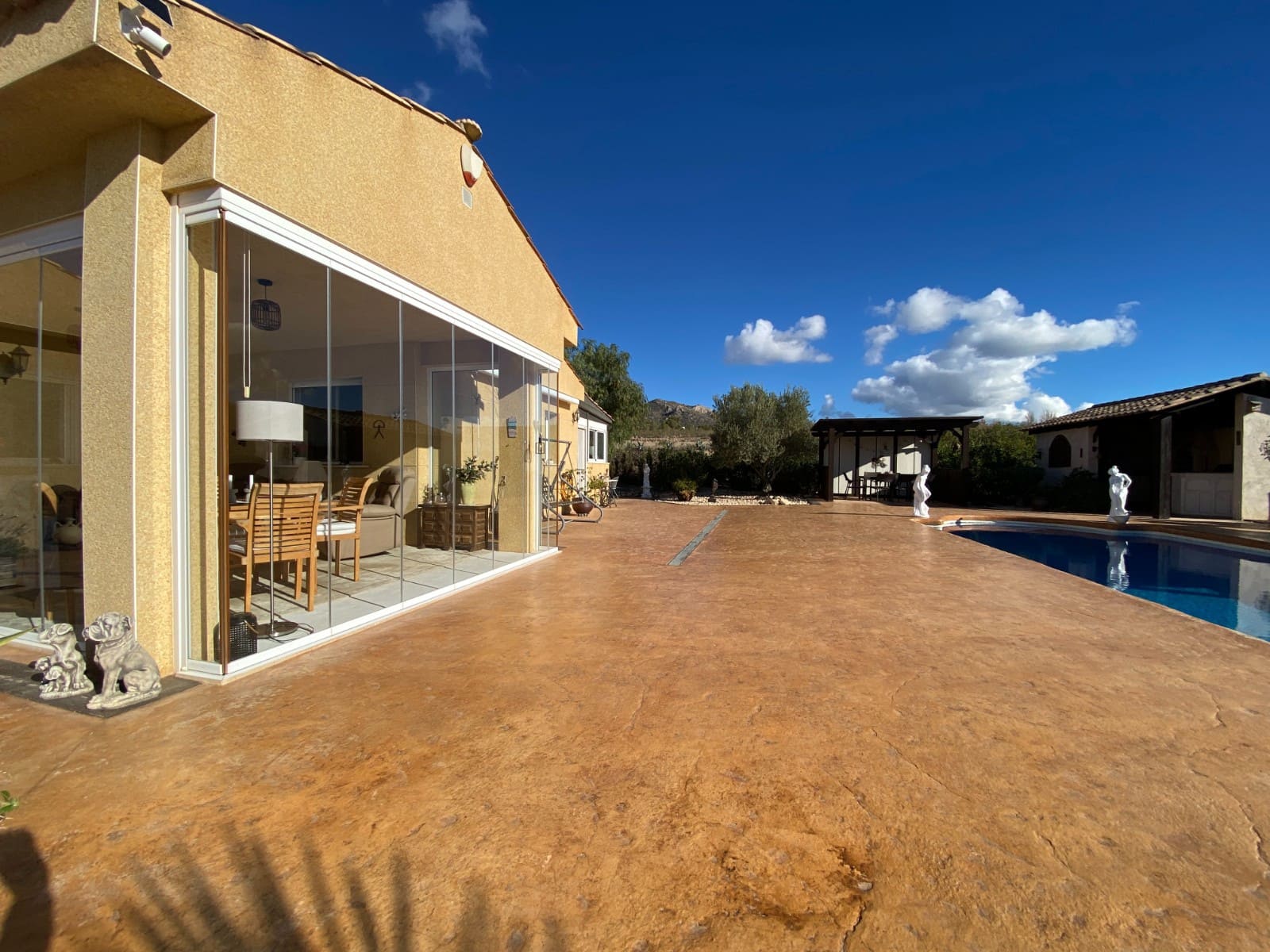 3 camera da letto Villa in vendita in Sax con piscina garage - 399.995 € (Rif: 9574095)