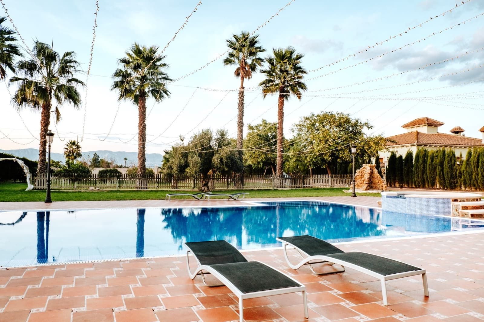 1 makuuhuone Huvila myytävänä paikassa Catral mukana uima-altaan 
autotalli - 675 000 € (Ref: 9574099)