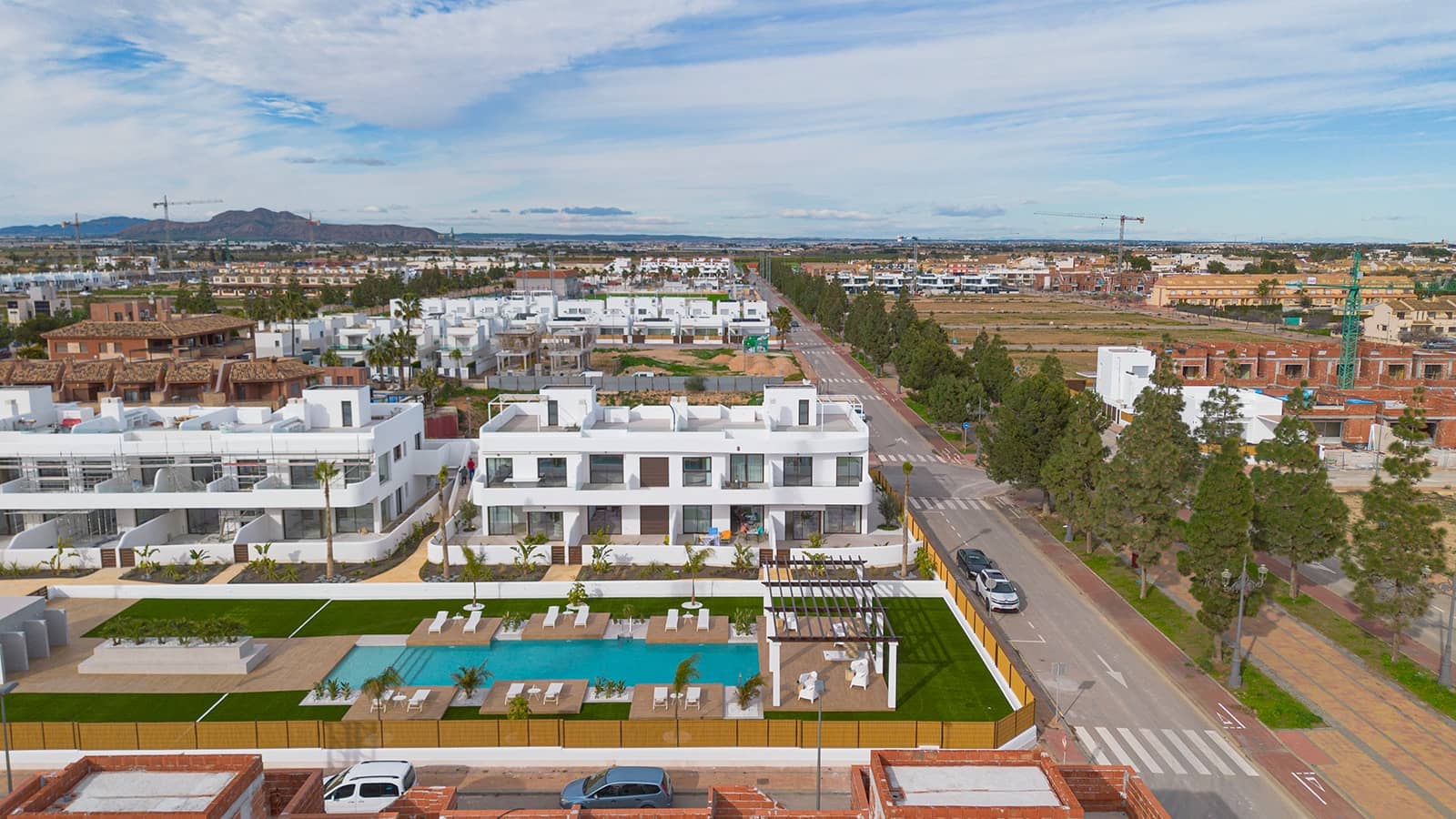 2 bedroom Apartment for sale in Los Alcazares with pool - € 319,900 (Ref: 9574114)