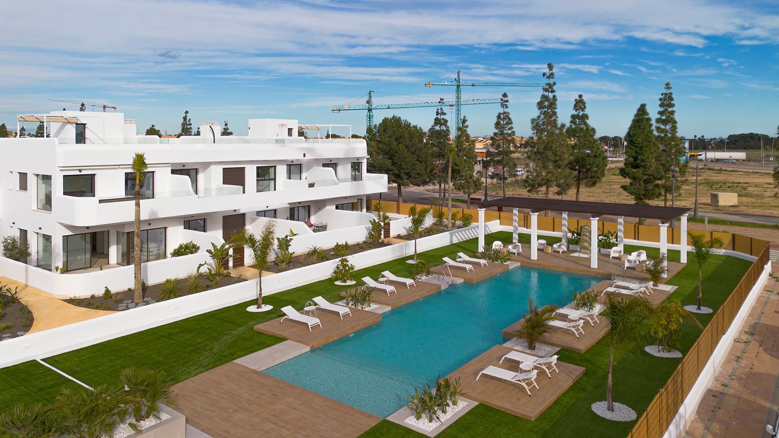 2 bedroom Apartment for sale in Los Alcazares with pool - € 319,900 (Ref: 9574114)