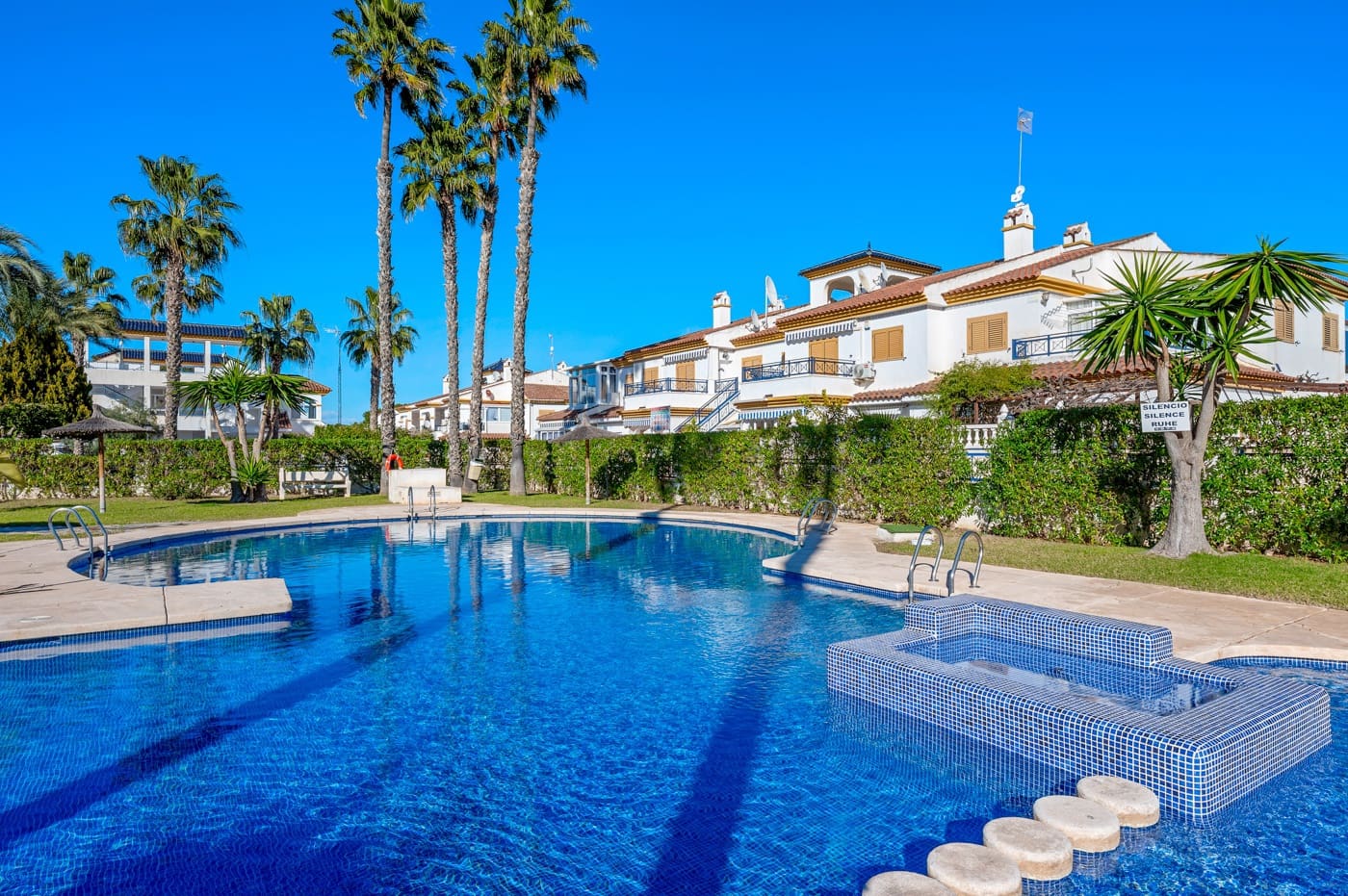 2 camera da letto Appartamento sulla Spiaggia in vendita in Pilar de la Horadada con piscina - 169.000 € (Rif: 9576276)