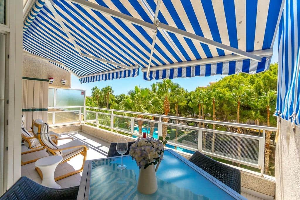 3 soveværelse Lejlighed til salg i Dehesa de Campoamor med swimmingpool - € 215.000 (Ref: 9594804)