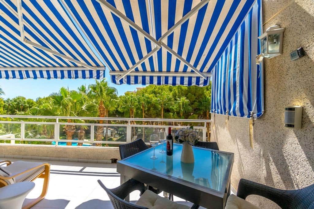 3 soveværelse Lejlighed til salg i Dehesa de Campoamor med swimmingpool - € 215.000 (Ref: 9594804)