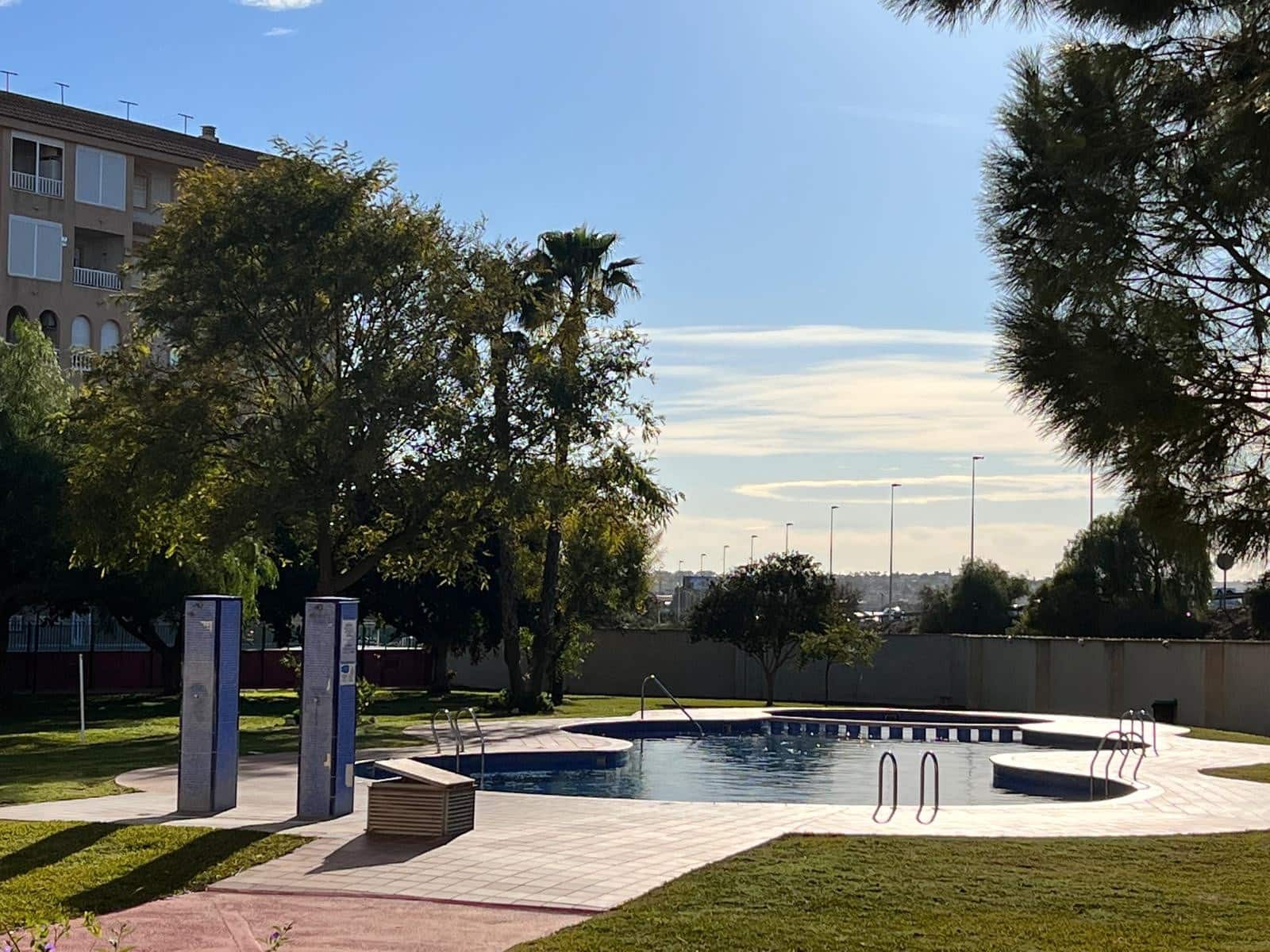 2 soverom Strandleiligheter til salgs i Torrevieja med svømmebasseng - € 120 000 (Ref: 9594805)