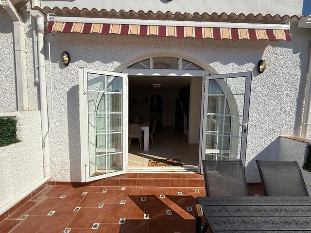 2 chambre Maison de Ville à vendre à La Siesta, Torrevieja avec piscine - 187 000 € (Ref: 9598738)