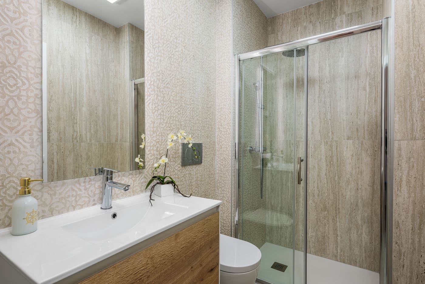 Apartamento de 2 habitaciones en Torrevieja en venta con piscina garaje - 249.000 € (Ref: 9607625)