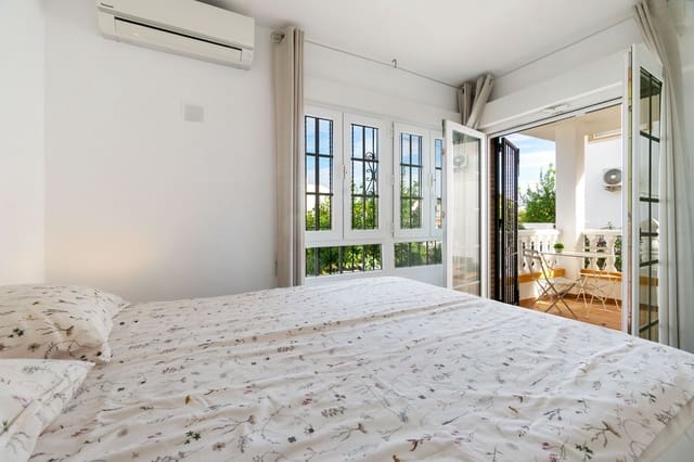 3 bedroom Villa for sale in Villamartin, Orihuela with pool - € 359,000 (Ref: 9611241)