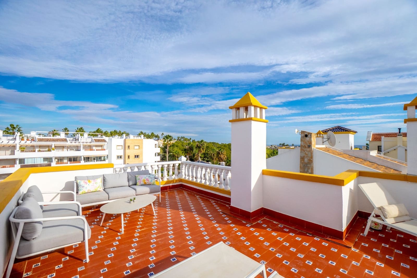 3 bedroom Villa for sale in Villamartin with pool - € 359,000 (Ref: 9611241)