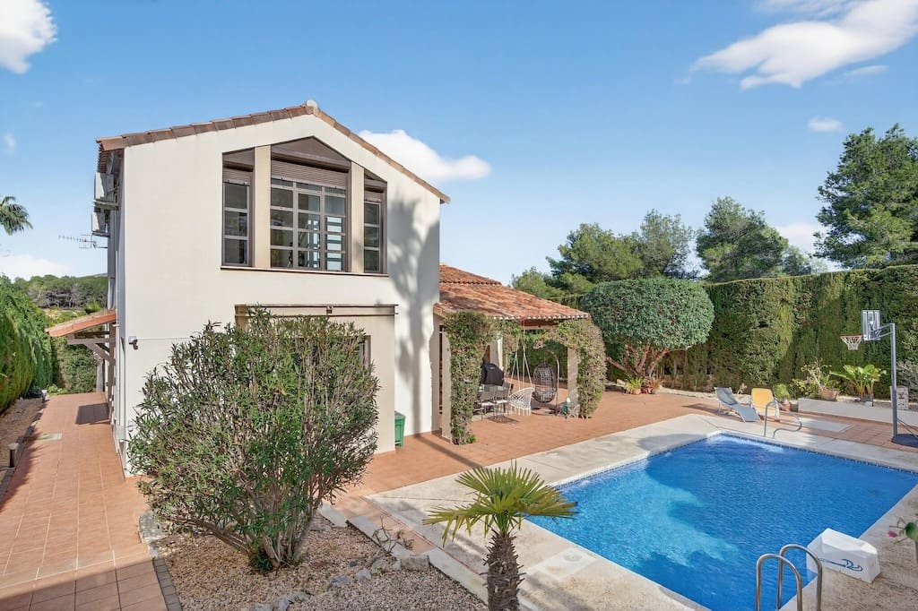 Chalet de 4 habitaciones en Javea / Xàbia en venta con piscina garaje - 950.000 € (Ref: 9611243)