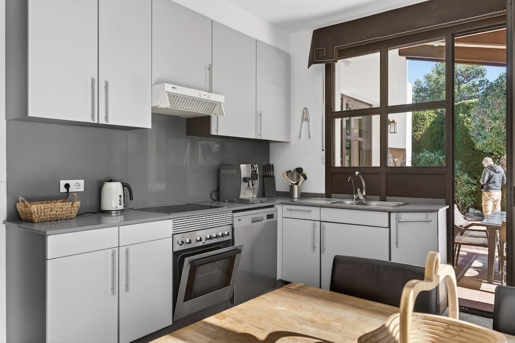 Chalet de 4 habitaciones en Javea / Xàbia en venta con piscina garaje - 950.000 € (Ref: 9611243)