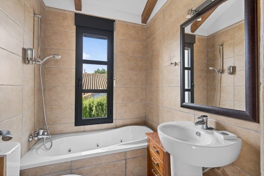 Chalet de 4 habitaciones en Javea / Xàbia en venta con piscina garaje - 950.000 € (Ref: 9611243)