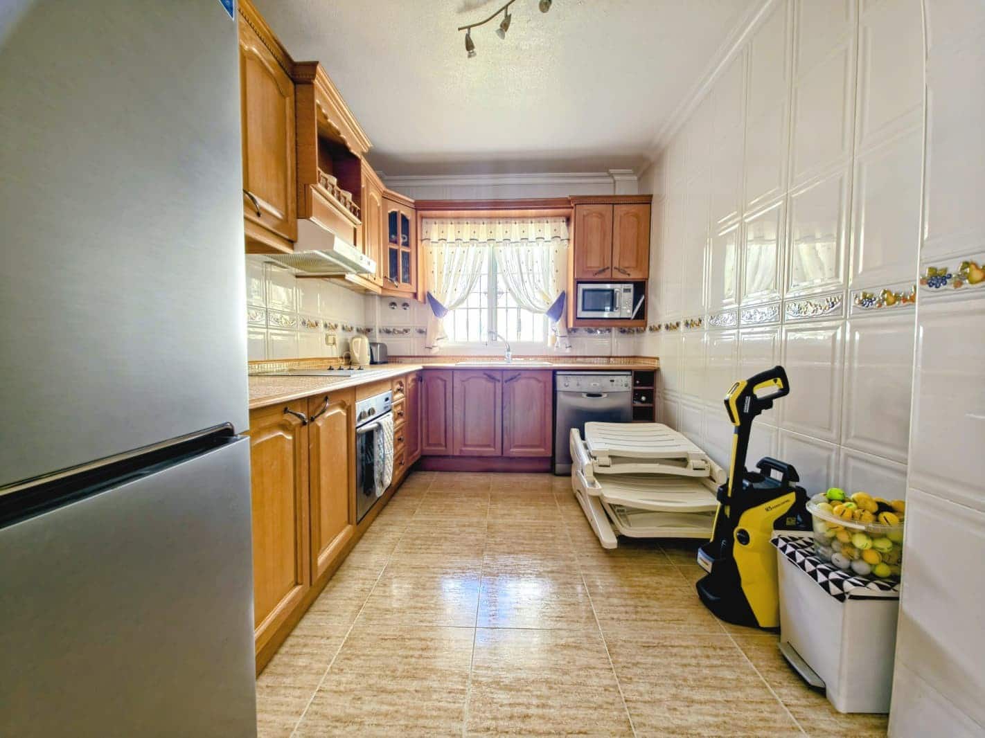 3 bedroom Villa for sale in Filipinas with pool garage - € 330,000 (Ref: 9611244)