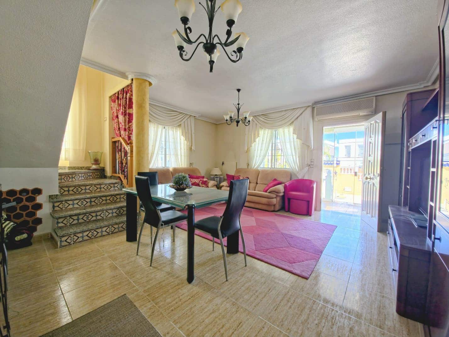 3 bedroom Villa for sale in Filipinas with pool garage - € 330,000 (Ref: 9611244)