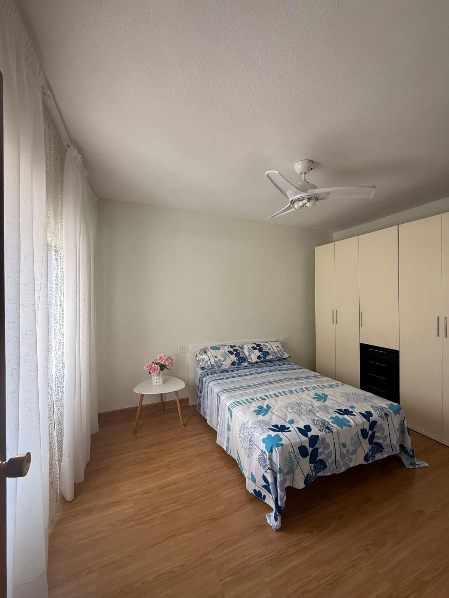 3 bedroom Beach Apartment for sale in Torrevieja - € 199,900 (Ref: 9611254)