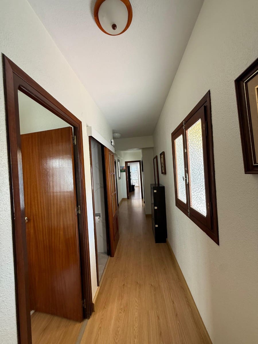 3 bedroom Beach Apartment for sale in Torrevieja - € 199,900 (Ref: 9611254)