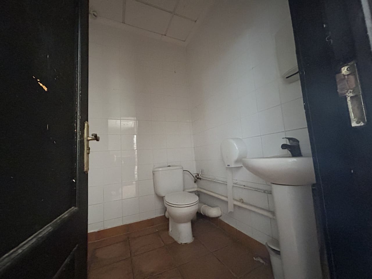 Commercial for sale in Villamartin - € 180,000 (Ref: 9619092)