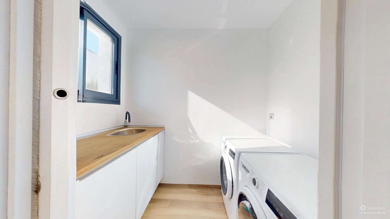 3 bedroom Villa for sale in Monforte del Cid with pool - € 795,000 (Ref: 9619096)