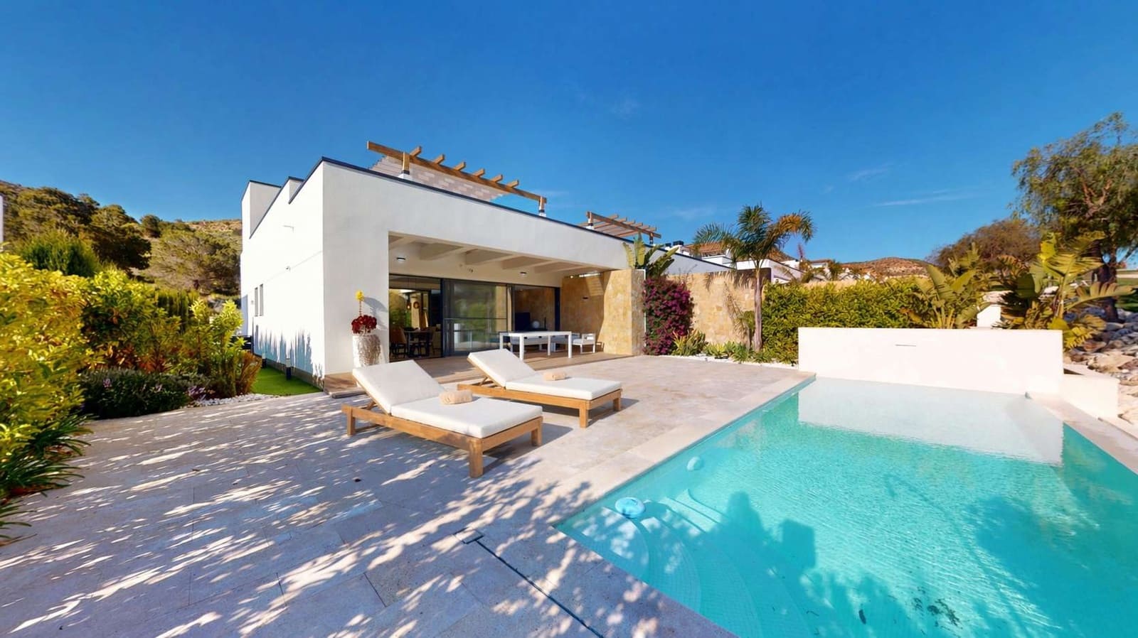 3 bedroom Villa for sale in Monforte del Cid with pool - € 795,000 (Ref: 9619096)