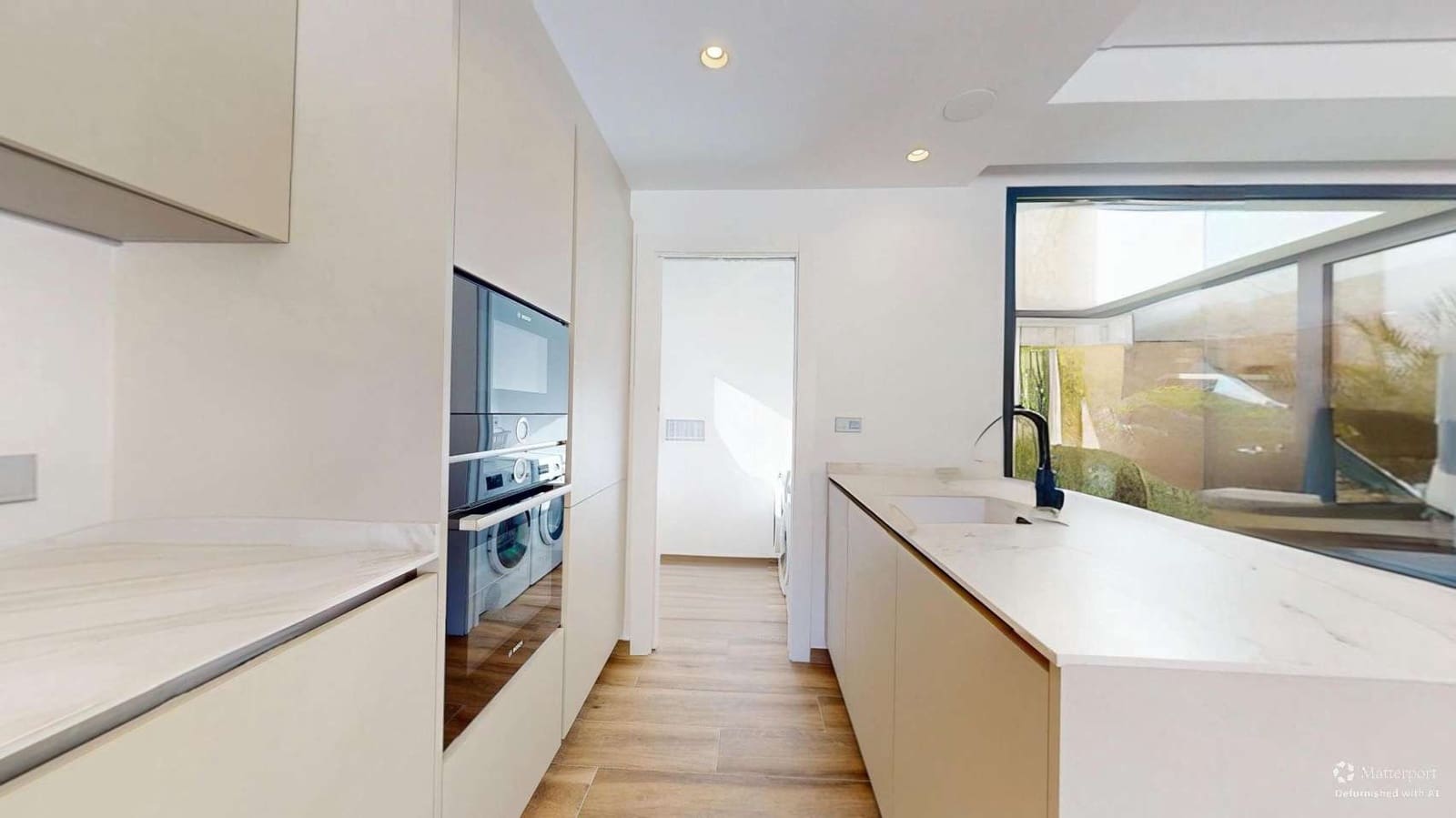 3 bedroom Villa for sale in Monforte del Cid with pool - € 795,000 (Ref: 9619096)